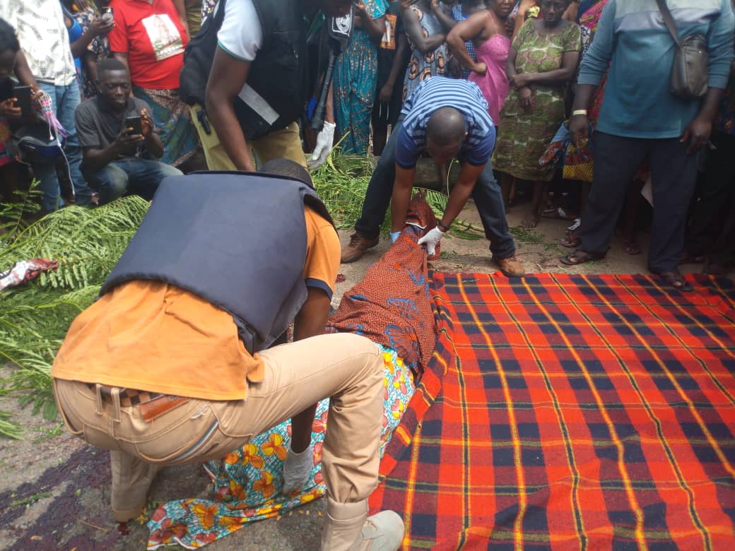 Police conveys remains to the morgue