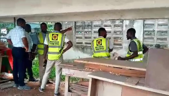 ECG disconnects power