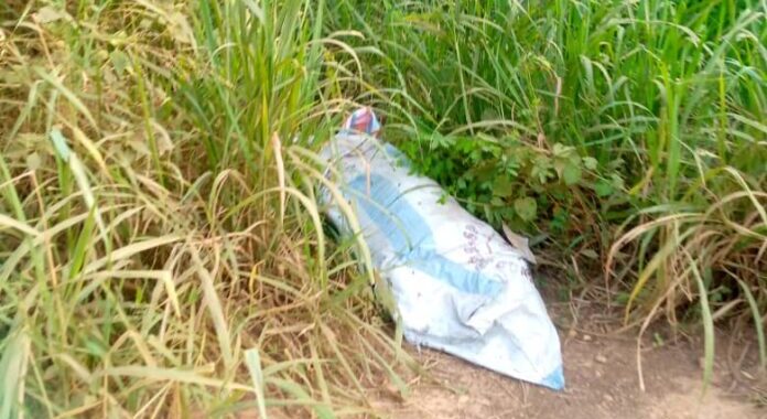 decomposing body found in front church